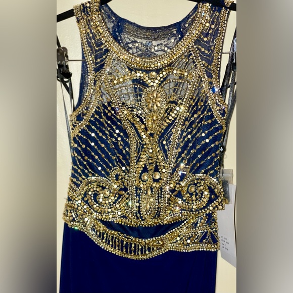 Alyce Size 2 Navy BlueTwo Piece Formal Gown Amazing Beading Shiny Prom Party - Picture 4 of 7